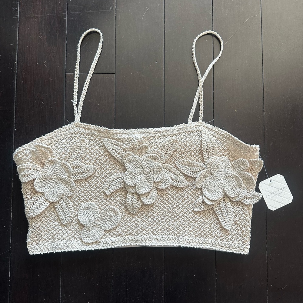 Knit tan top with floral detailing, size XL, brand new w/ tags